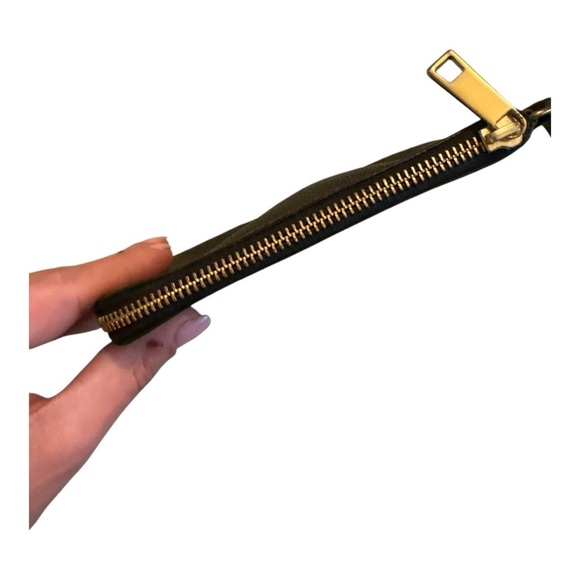 FOSSIL Black Leather Wristlet - Picture 3 of 4